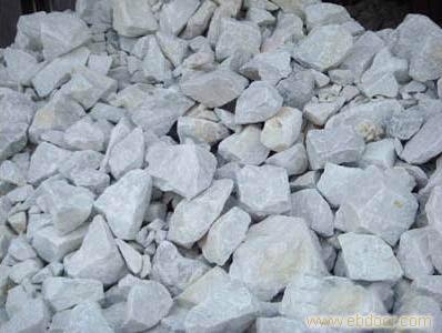 p>白灰膏,又名"石灰膏",石灰分为生石灰和熟石灰,熟石灰用水和成膏状